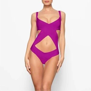 NWT SKIMS Knit Bandage Monokini Swimsuit/Bodysuit Lollipop XXS SKU:55R